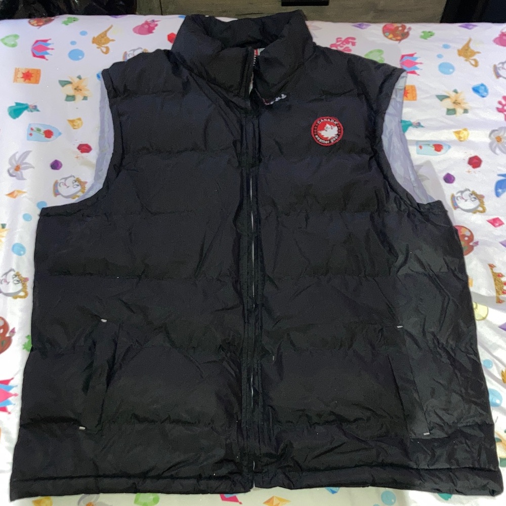 Canada Weathergear black and gray puffer vest